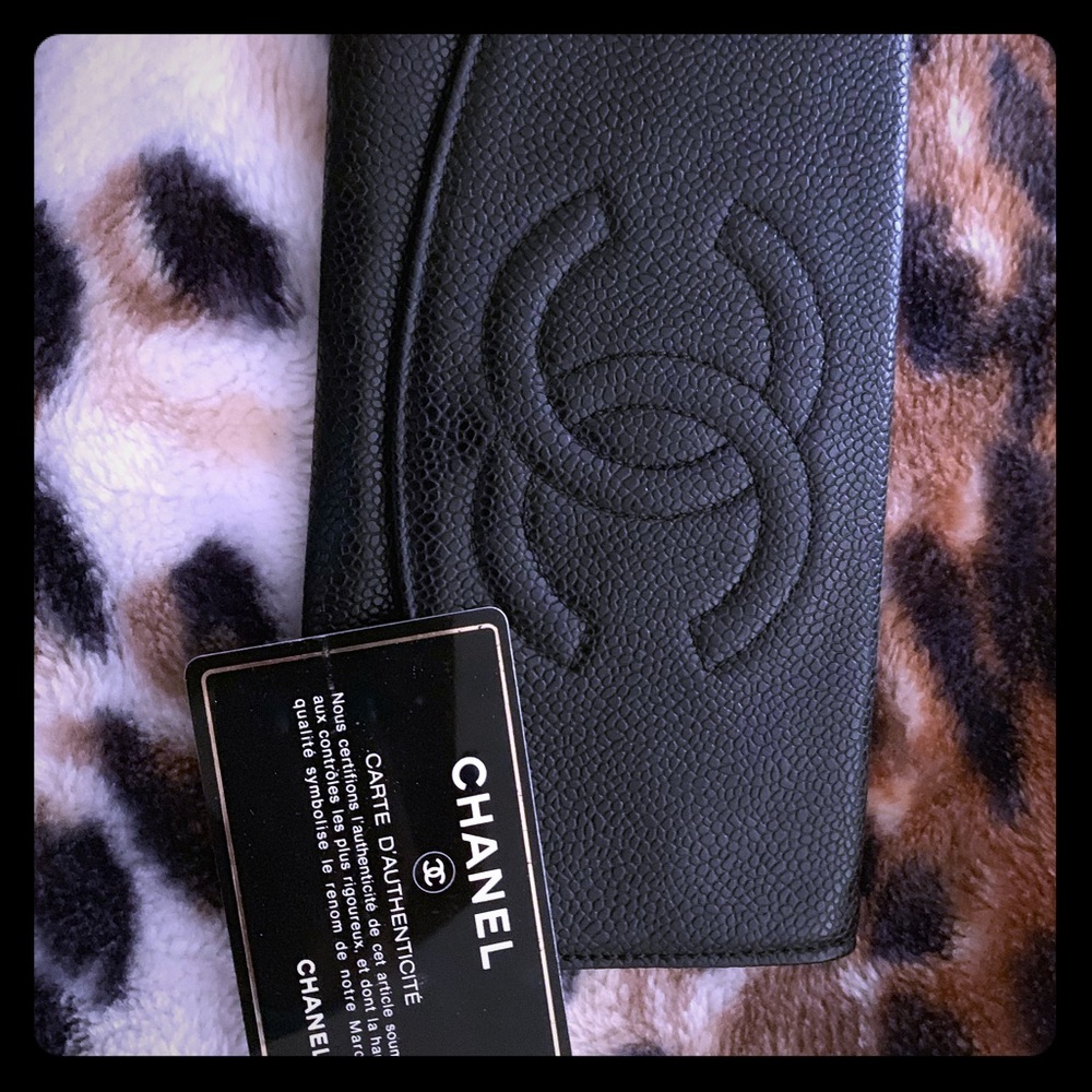 Chanel wallet in caviar leather